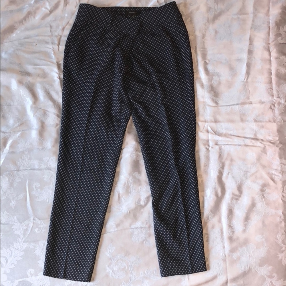 Cropped Navy blue pants with tiny white squares